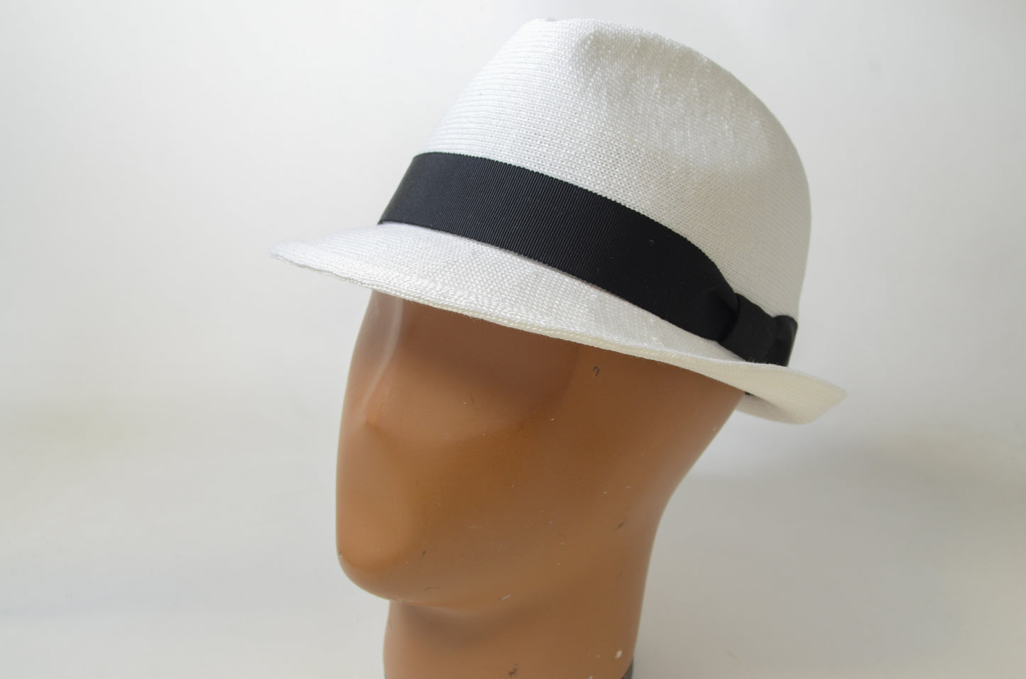 Knit Hat White 22041
